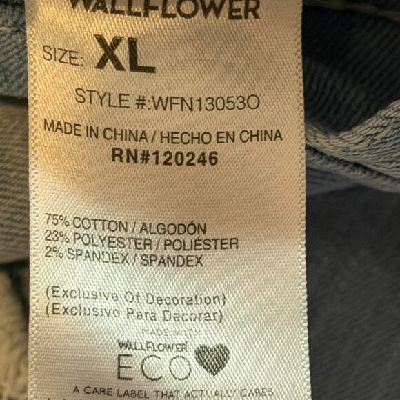 Wallflower Brand Faded Denim Overall Shorts - SIZE XL - Picture 15 of 15